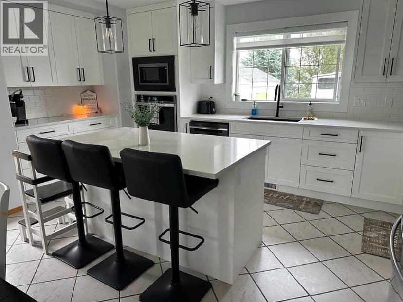 8 Westpoint Drive, Didsbury, photo 6