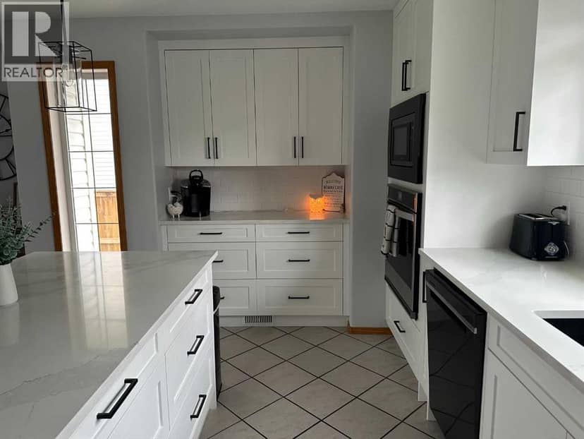 8 Westpoint Drive, Didsbury, photo 8