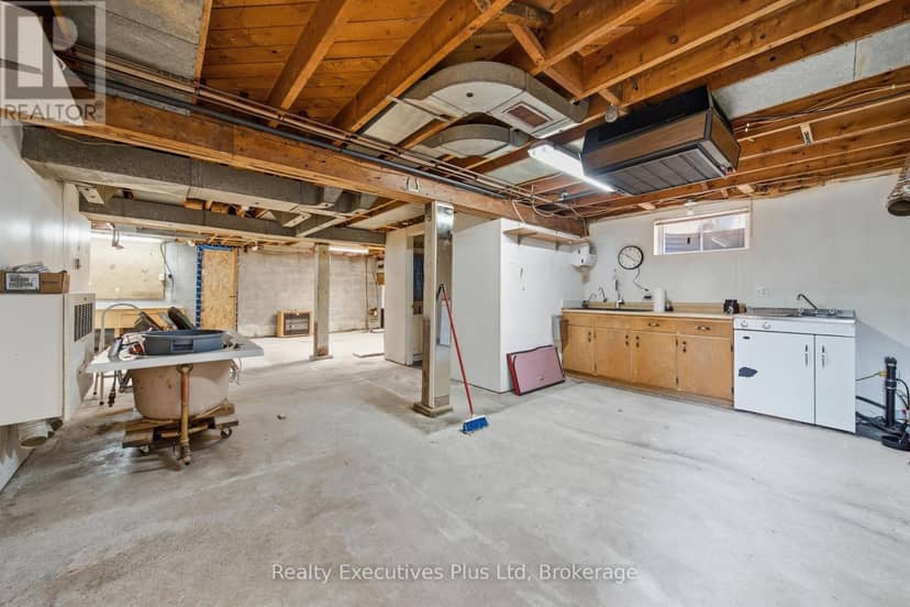 361 Metcalfe Street — photo 18 of 30