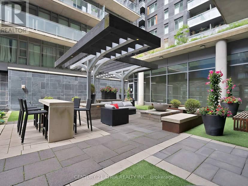 318 - 95 Bathurst Street — photo 20 of 22
