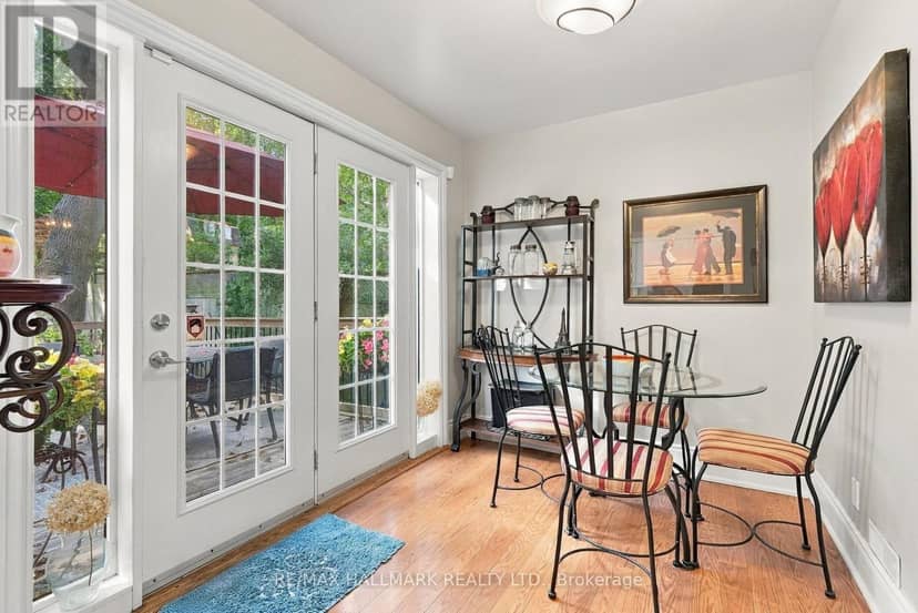 77 Glen Davis Crescent — photo 22 of 40