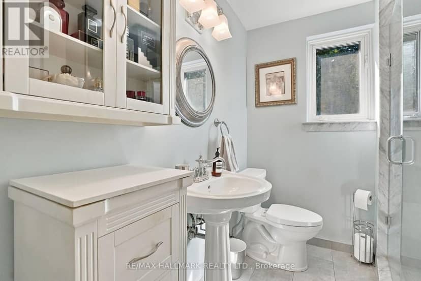 77 Glen Davis Crescent — photo 40 of 40