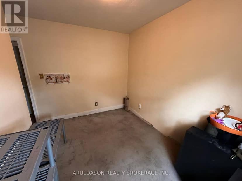 457 Montcalm Avenue — photo 9 of 15
