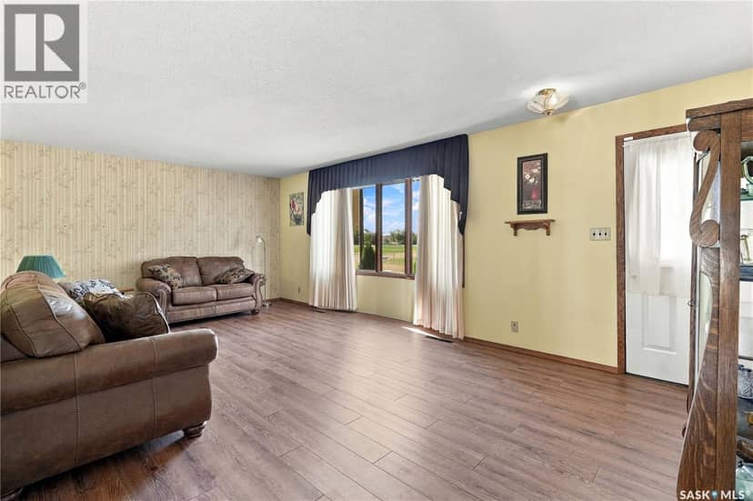 103 Dianne STREET — photo 7 of 40