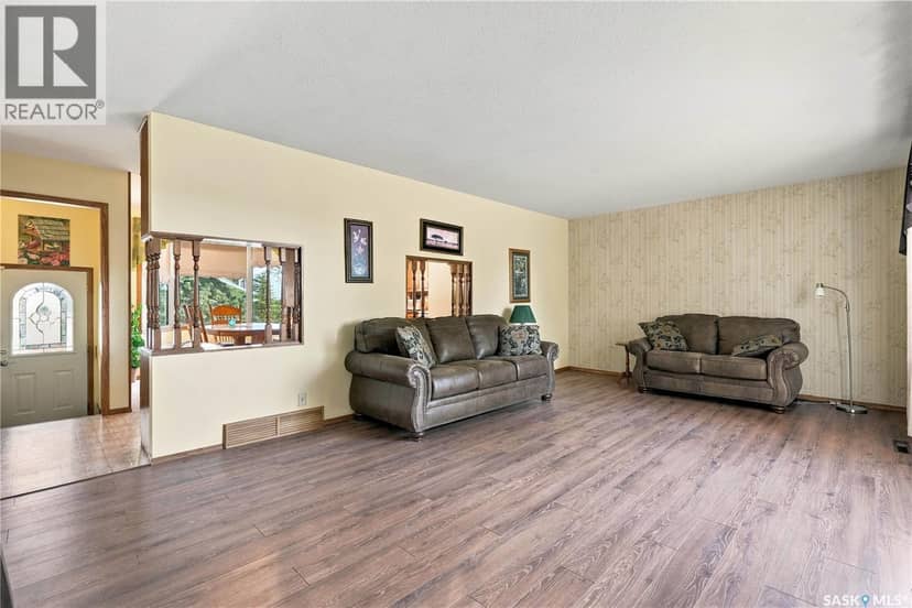 103 Dianne STREET — photo 9 of 40