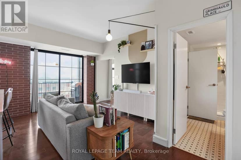 808 - 555 Anand Private — photo 11 of 32
