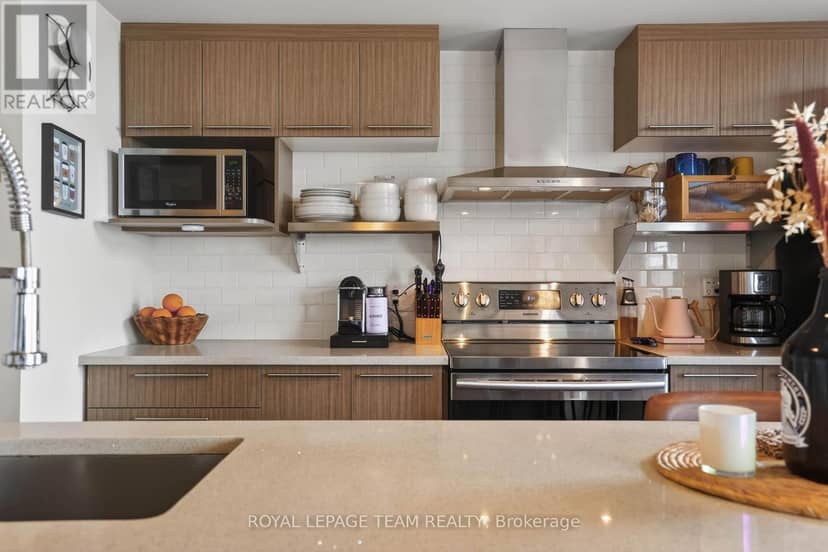 808 - 555 Anand Private — photo 10 of 32