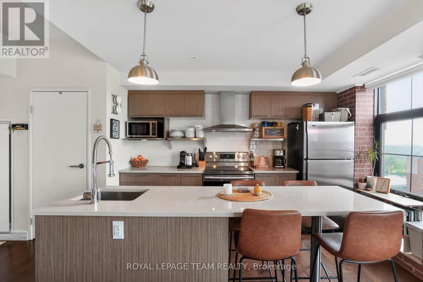 808 - 555 Anand Private — photo 9 of 32