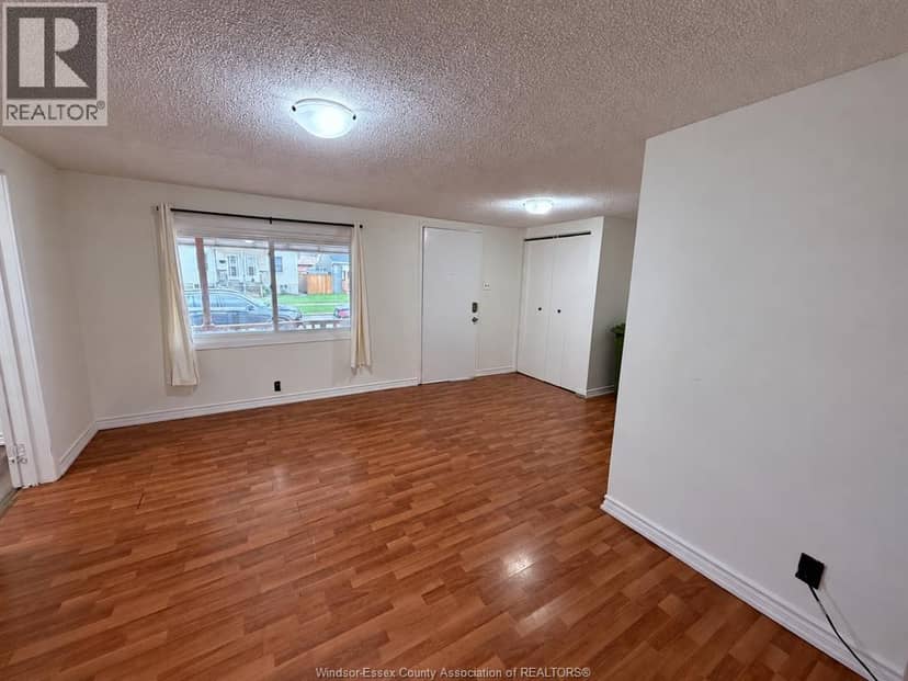 3553 King Street — photo 2 of 17