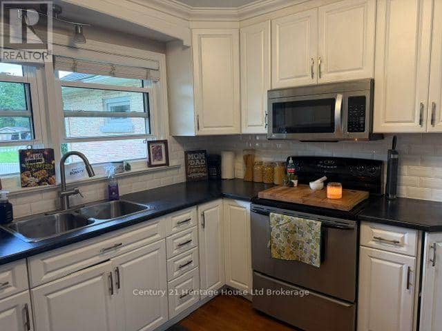 31 Parkwood Drive — photo 11 of 22