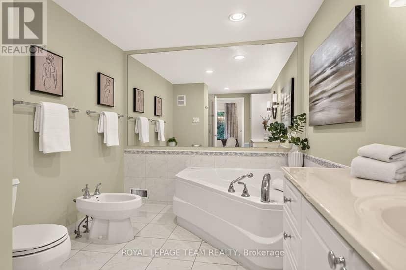 164 Dufferin Road — photo 22 of 40