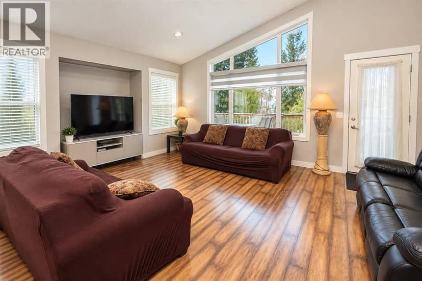 203 Hillcrest Boulevard — photo 11 of 40