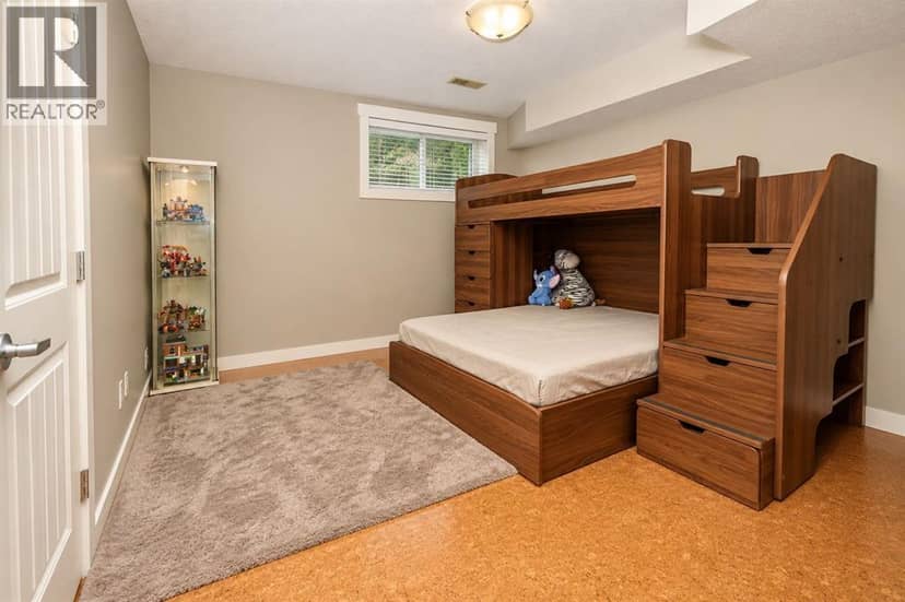 203 Hillcrest Boulevard — photo 35 of 40
