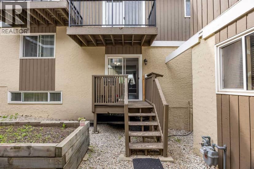 8, 111 Huntington Park Green NW — photo 30 of 32