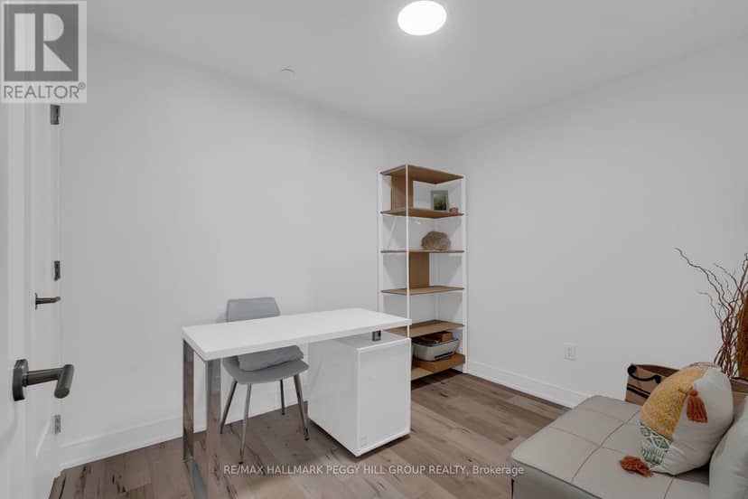 305 - 185 Dunlop Street E — photo 11 of 21