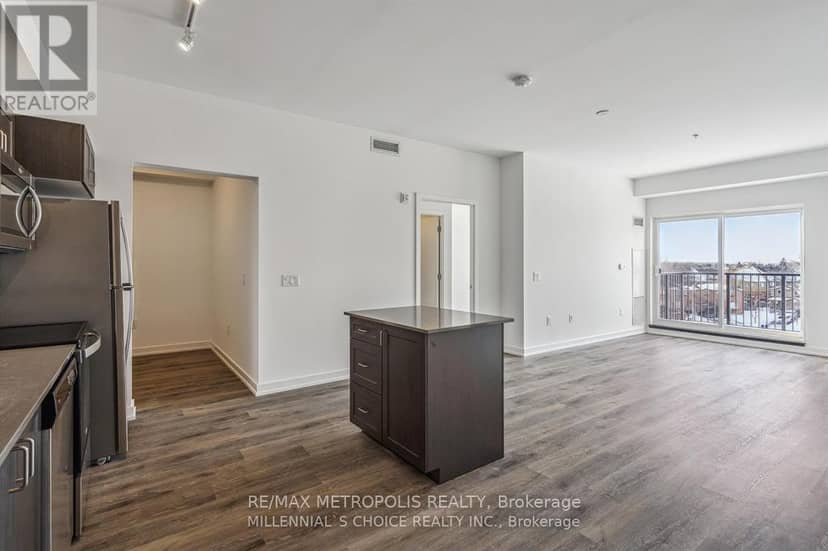 422 - 430 Essa Road — photo 10 of 32