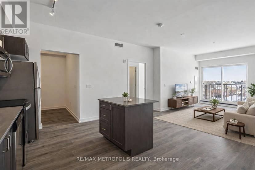 422 - 430 Essa Road — photo 11 of 32