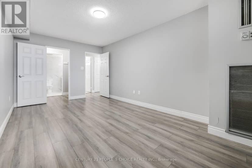 910 - 40 Panorama Court — photo 32 of 40
