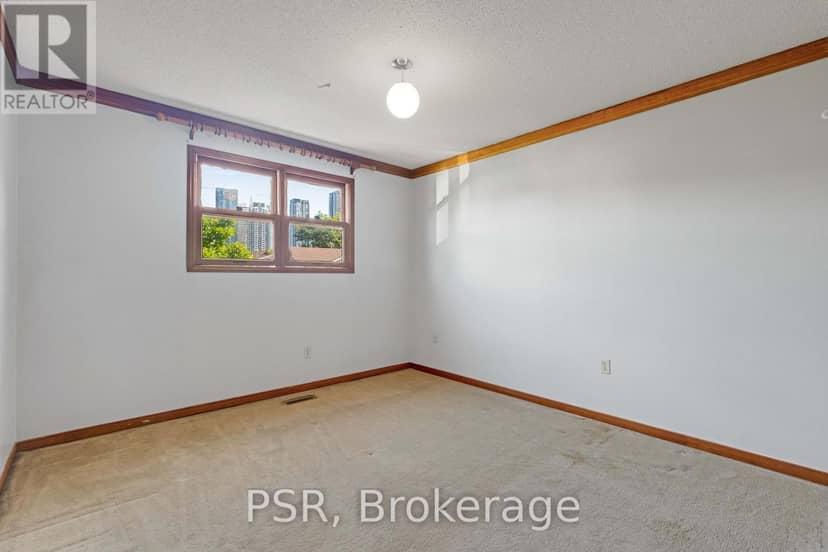 4069 Chelmsford Court — photo 19 of 30