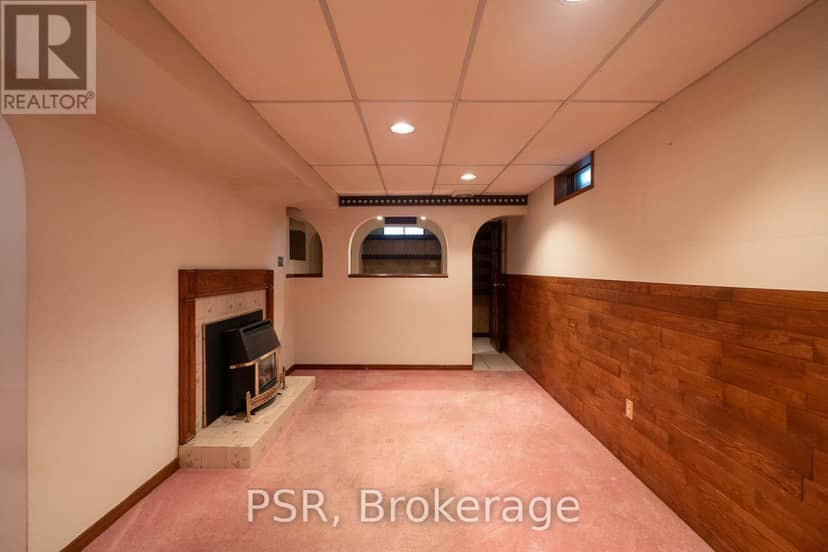 4069 Chelmsford Court — photo 23 of 30