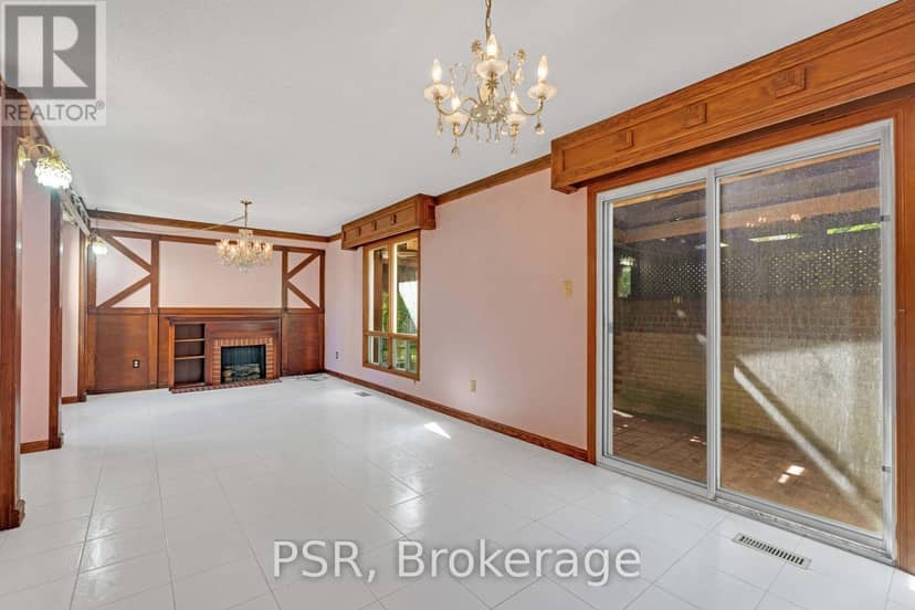 4069 Chelmsford Court — photo 4 of 30