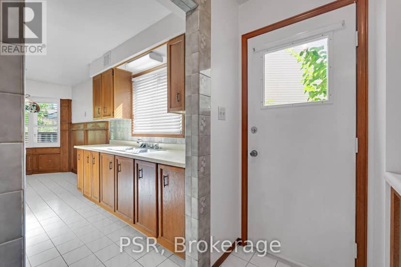 4069 Chelmsford Court — photo 7 of 30