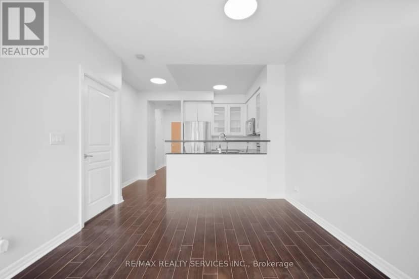 2008 - 220 Burnhamthorpe Road W — photo 12 of 40