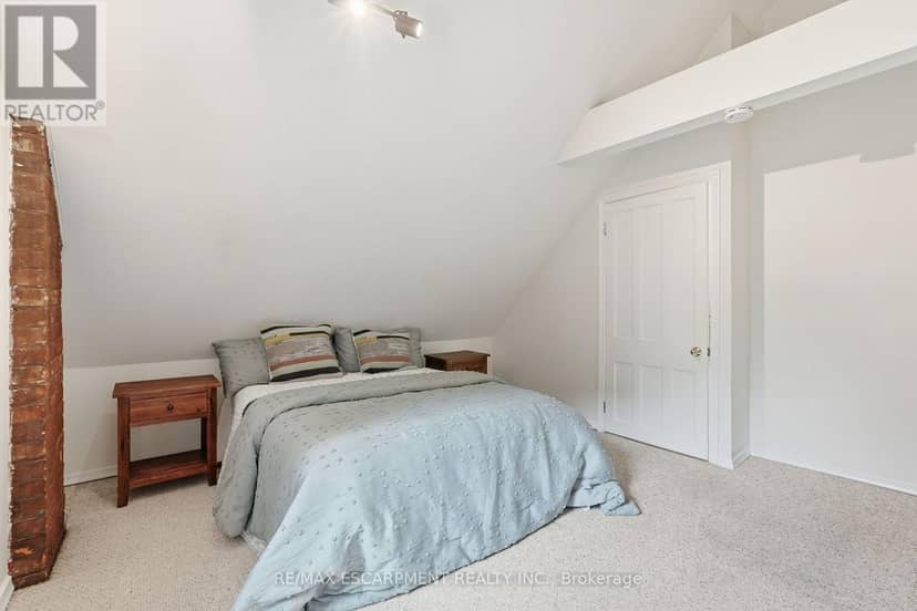 166 Emerald Street S — photo 22 of 40
