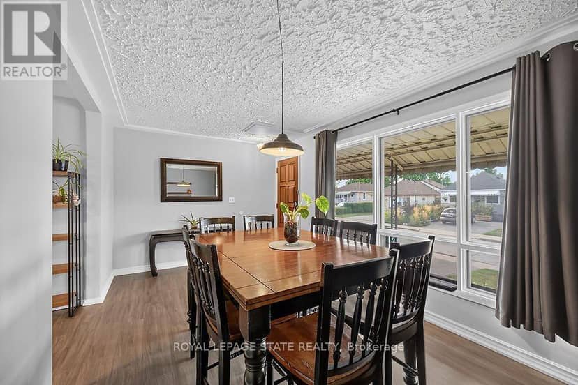 428 Brunswick Street — photo 10 of 40