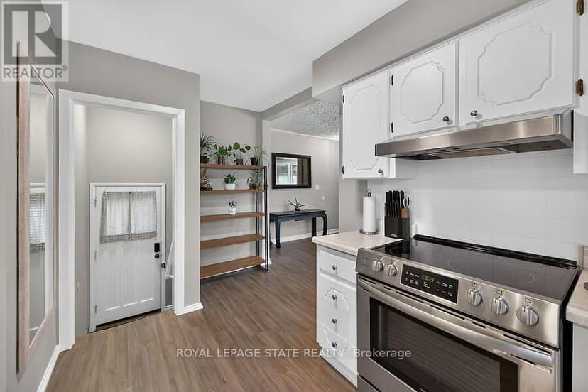 428 Brunswick Street — photo 14 of 40