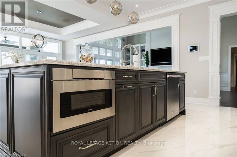 49 Ruijs Boulevard, Brantford, photo 7