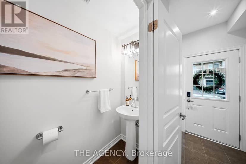 19 - 215 Dundas Street E — photo 6 of 33