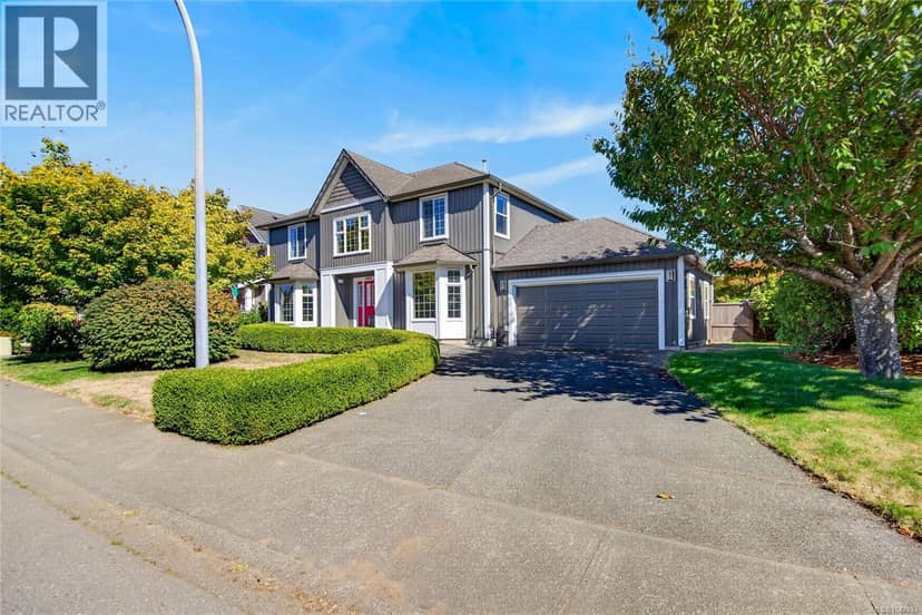 1000 Kingsley Cres, Comox