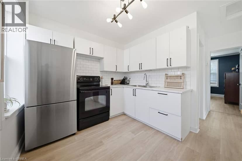 8 RUSSELL Street, Brantford, photo 7