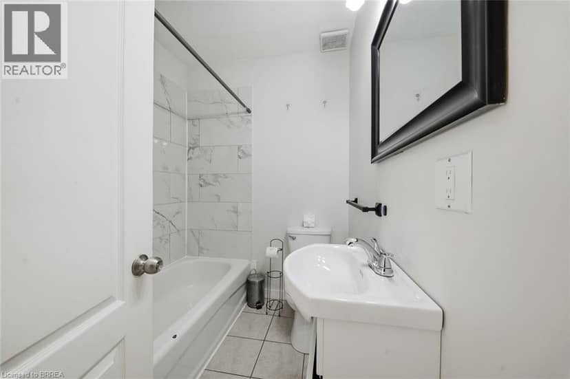 8 RUSSELL Street — photo 16 of 27