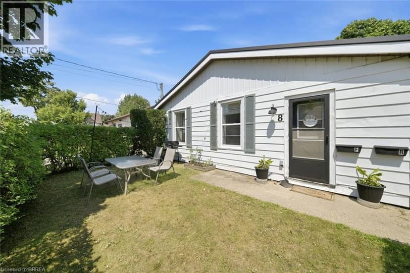 8 RUSSELL Street, Brantford, photo 2