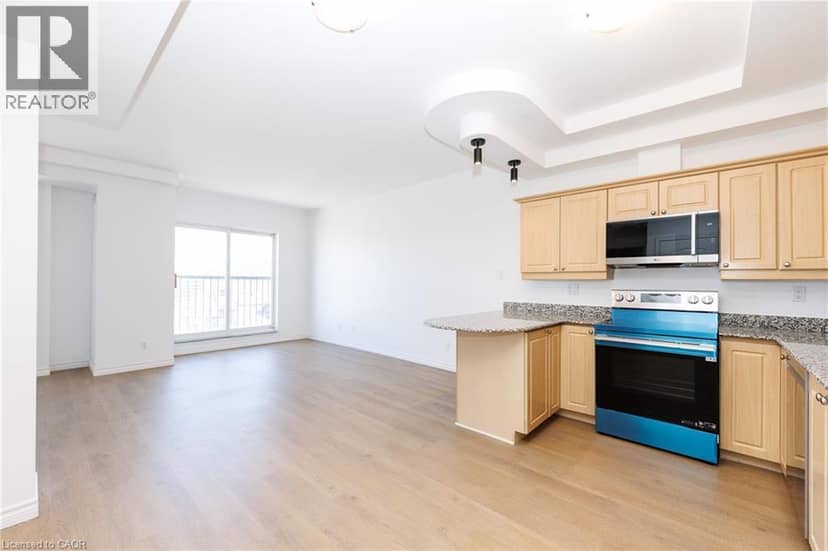 135 JAMES Street S Unit# 910 — photo 10 of 39
