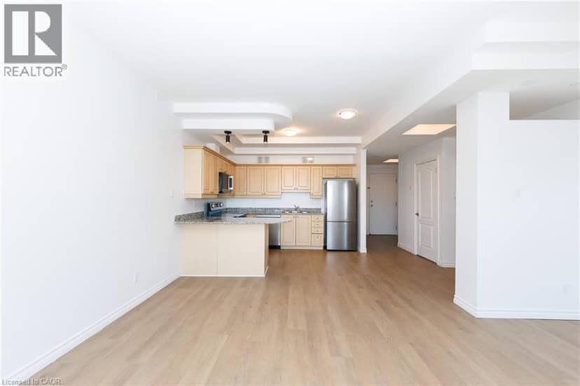 135 JAMES Street S Unit# 910 — photo 11 of 39