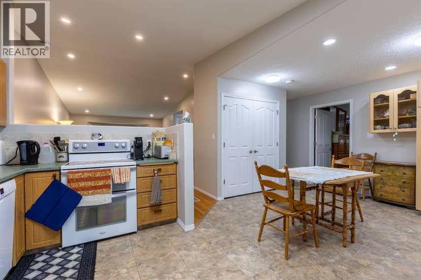 8, 135 Jerry Potts Boulevard W — photo 14 of 37