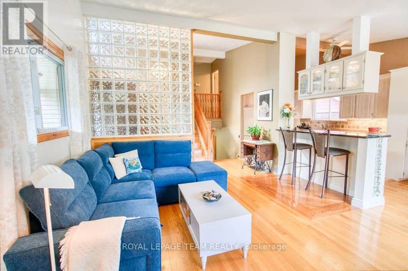 220 Ancaster Avenue — photo 12 of 40