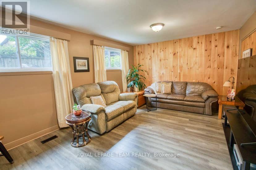 220 Ancaster Avenue — photo 33 of 40
