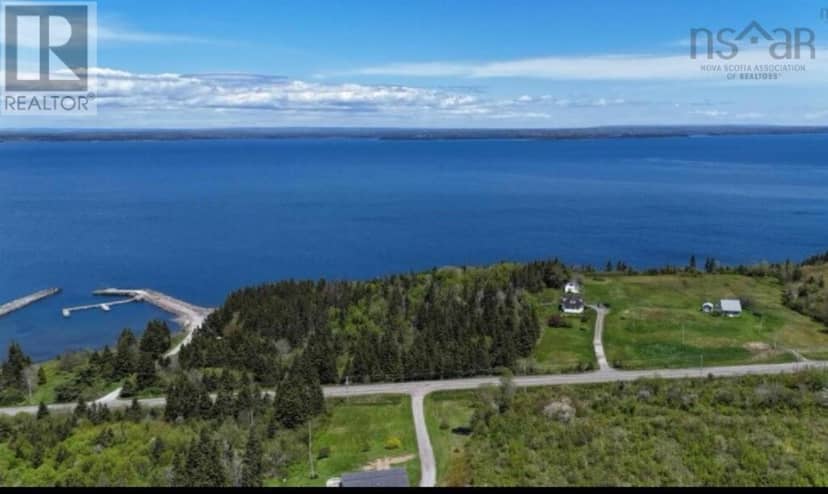 344 Highway, Sand Point, photo 2