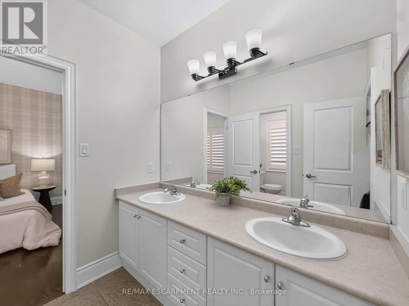 2121 Blackforest Crescent — photo 35 of 40