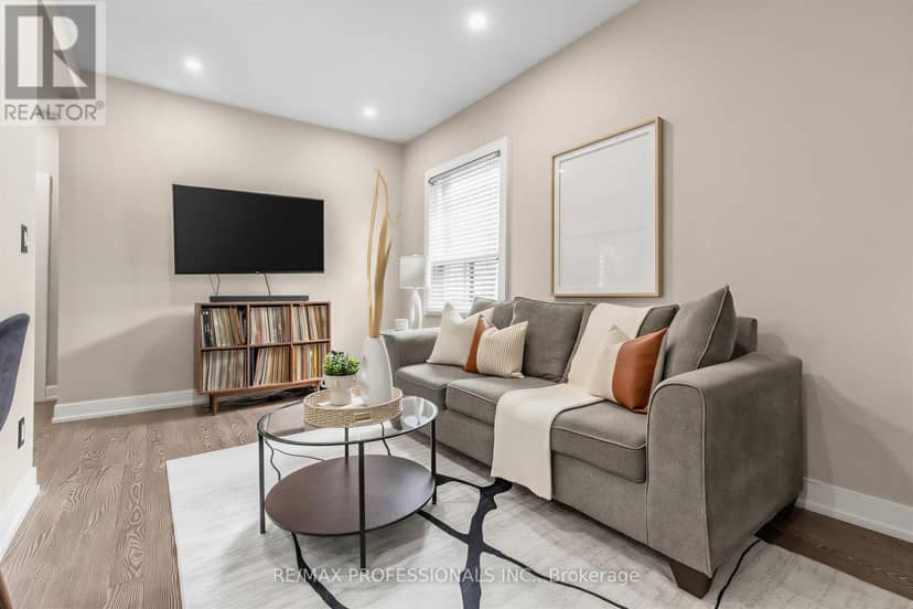 429 Gilbert Avenue, Toronto, photo 8
