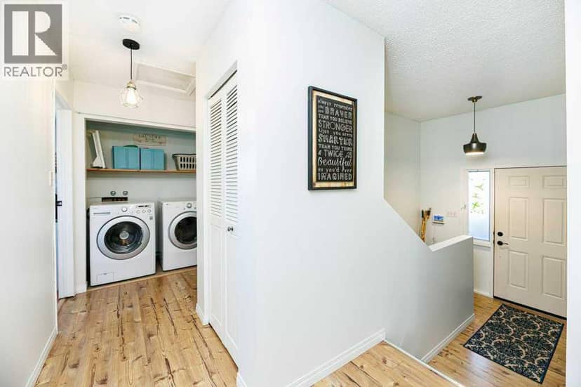 5020 61 Avenue Close — photo 11 of 40
