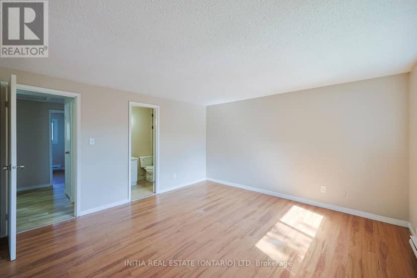 253 Hampton Avenue — photo 12 of 27