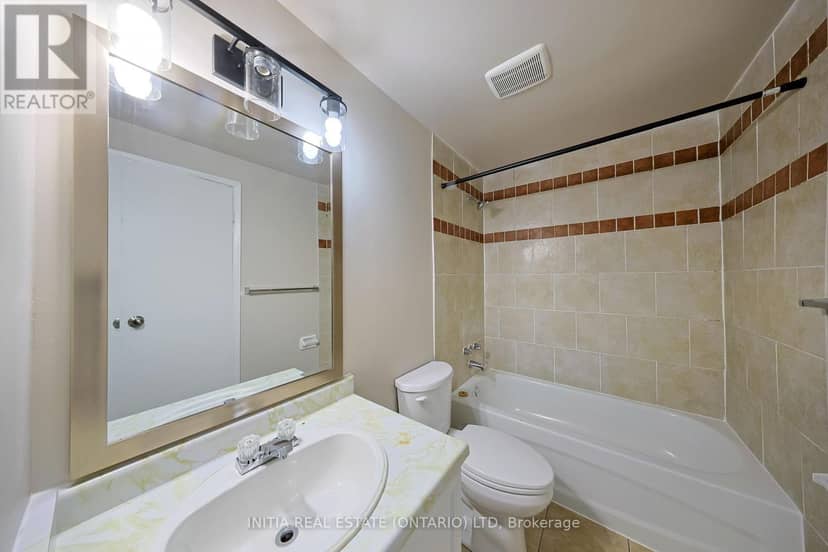 253 Hampton Avenue — photo 16 of 27