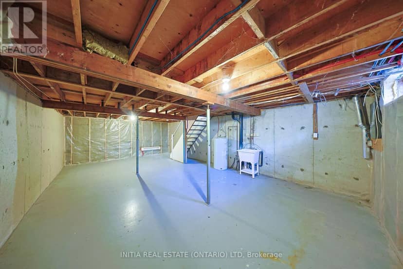 253 Hampton Avenue — photo 23 of 27