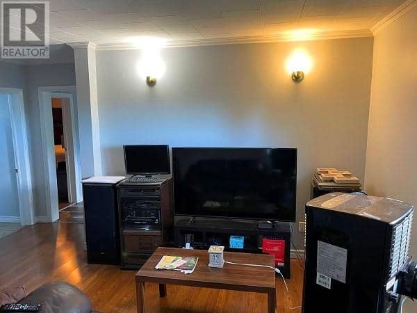 221 Curling Street — photo 11 of 17