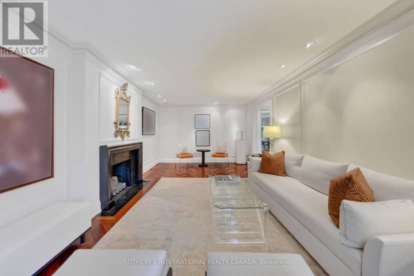 15 Alexandra Wood — photo 13 of 40